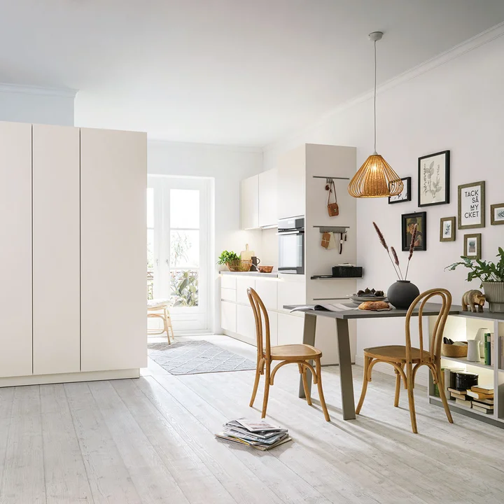 seashell white modern kitchen