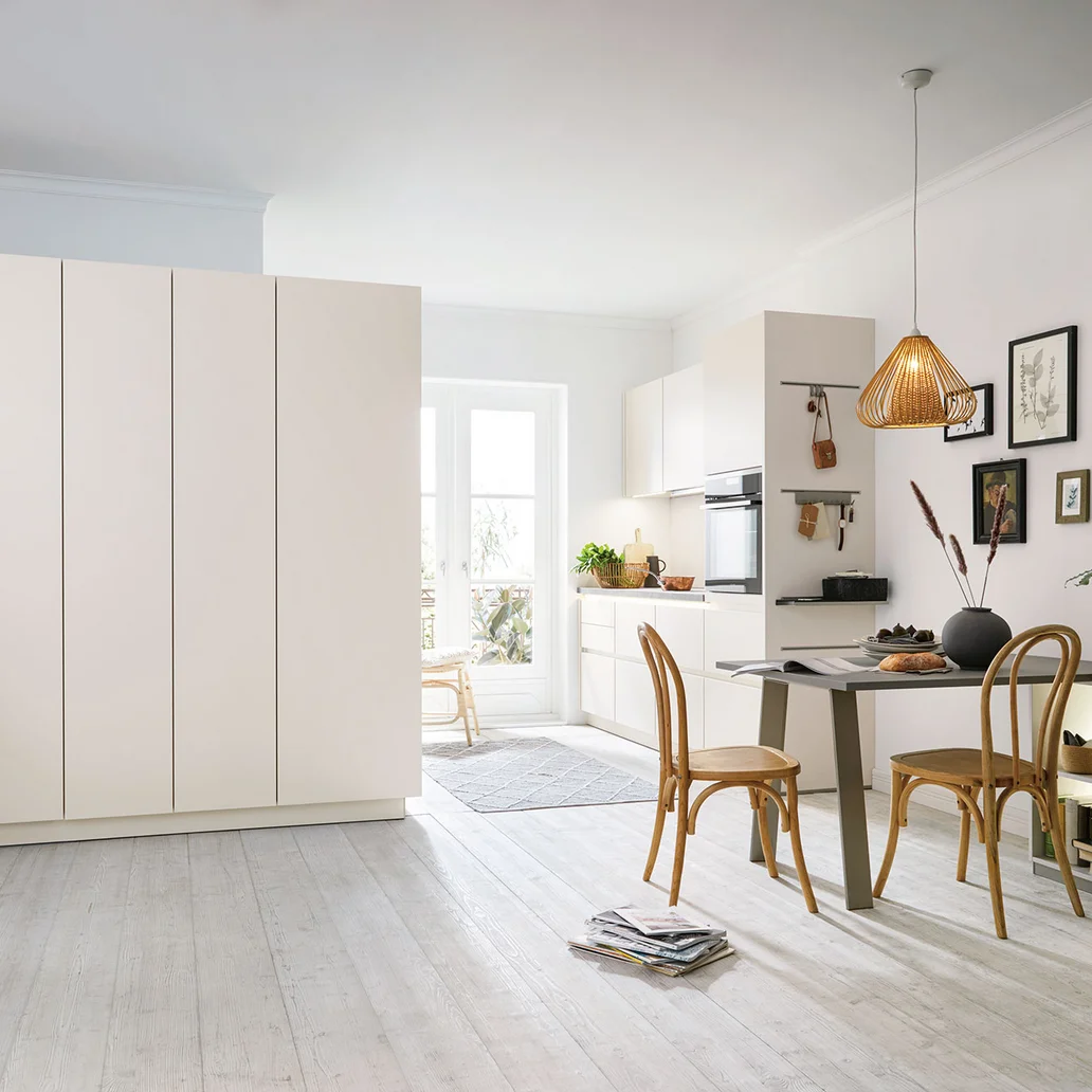 seashell white modern kitchen