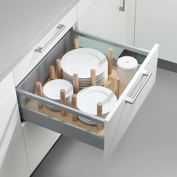 Auszug – Auszug mit Holztellerhalter