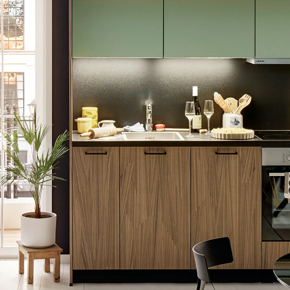 worktop with black handles